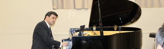 El compositor-pianista Tito García González ofrece un maravilloso concierto de piano en la Escuela de Música Colón-Parque de Quintanar de la Orden